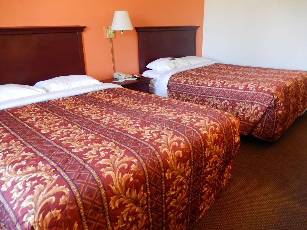 Super 8 Morristown East Downtown Hotel Room photo