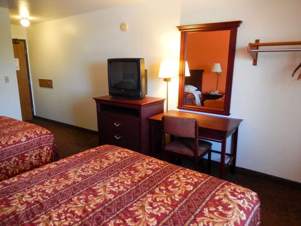 Super 8 Morristown East Downtown Hotel Room photo